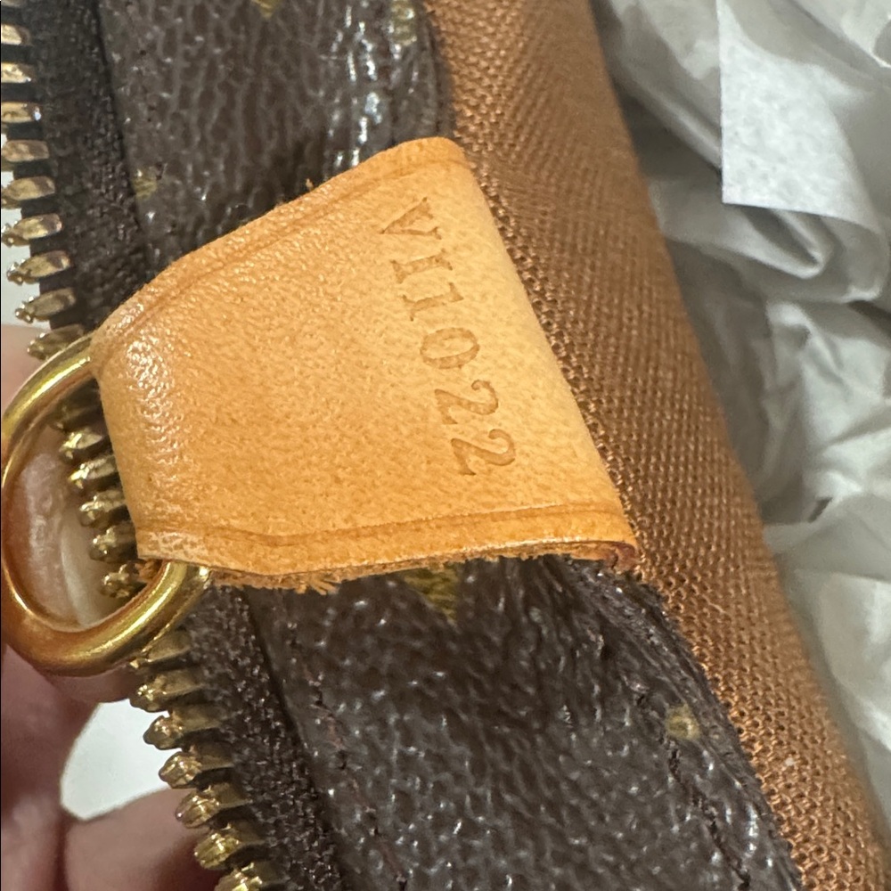Louis Vuitton Cabas Piano Brown and Gold Monogram Tote Authentic - Picture 8 of 16